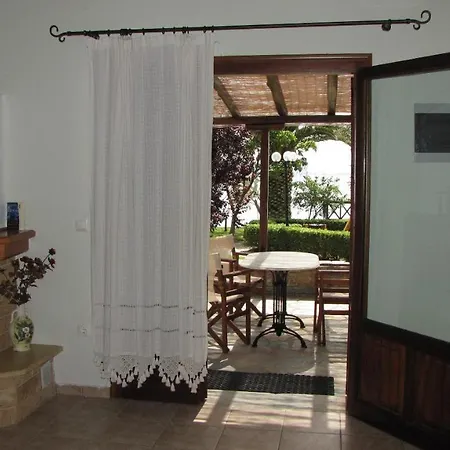 Razi Beach Guest House Lefokastro Exterior photo
